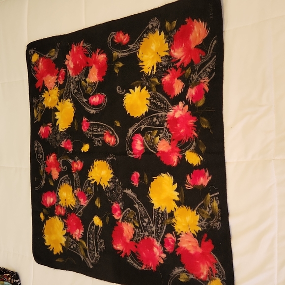 Echo Wool Blend Floral Scarf 32" x 31" - Picture 3 of 3